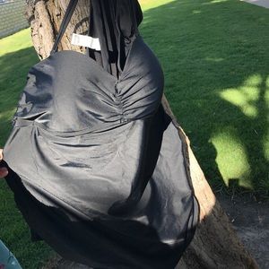 Old navy maternity bathing suit 👙